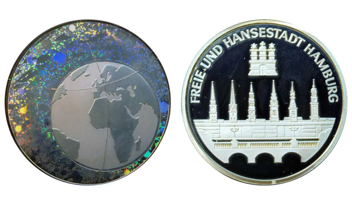 HOLOGRAPHIC COLLECTOR COIN "TOWERS OF HAMBURG" (HAMBURGENSIE "TOWERS OF HAMBURG")